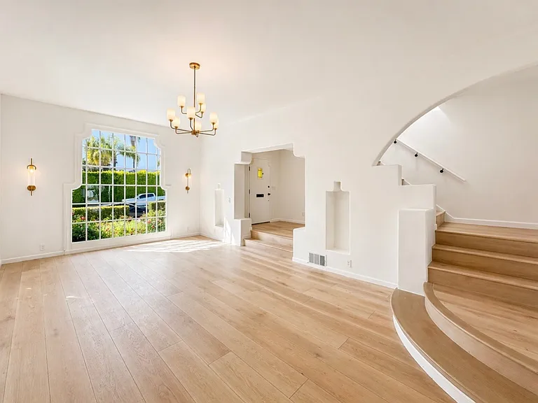 710 Adelaide Pl — Photo 14