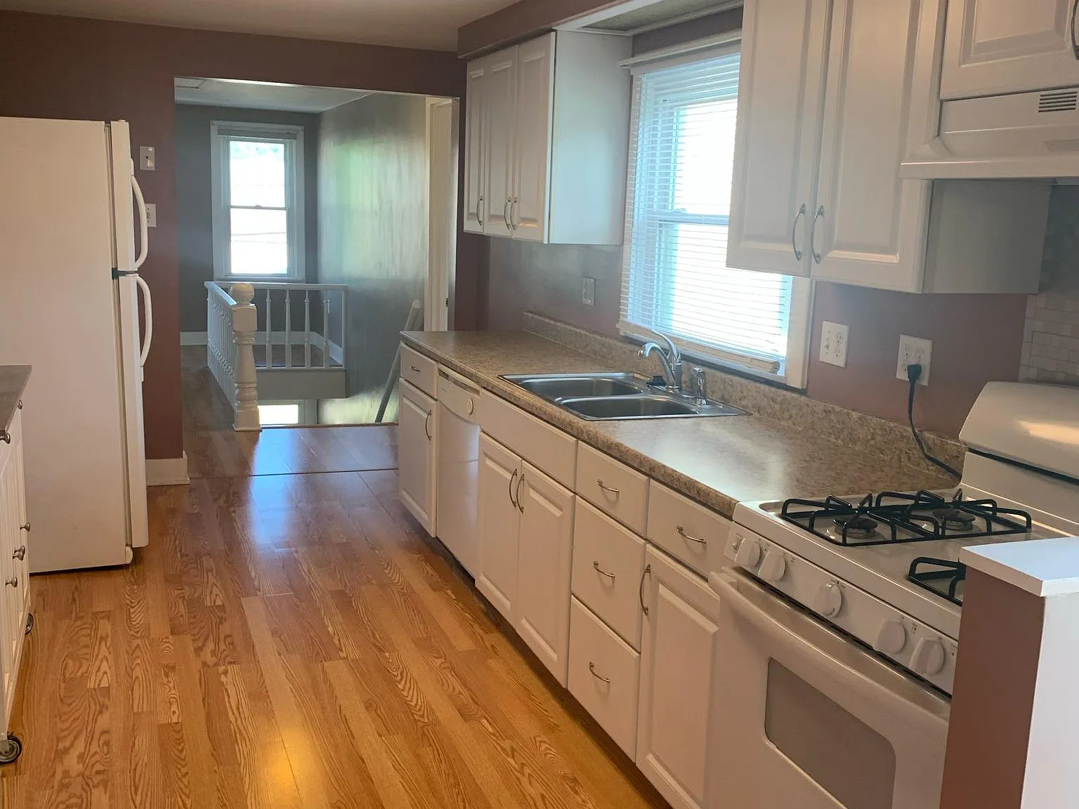 2 bed, 1200 sqft, $1,250 — Photo 4