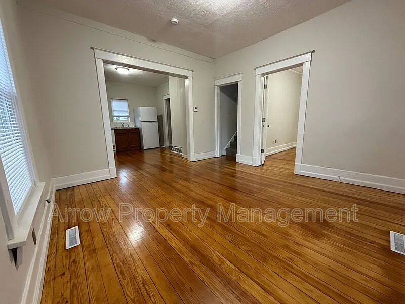 3 bed, 2.0 bath, 1028 sqft, $1,450 — Photo 3