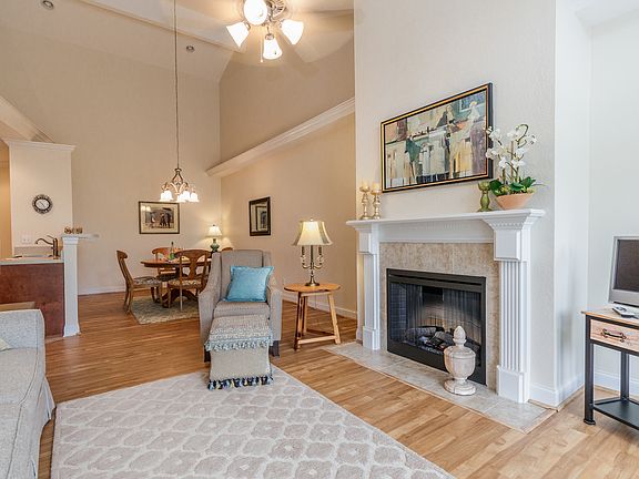 3rd image of 58 Hillhouse Ln