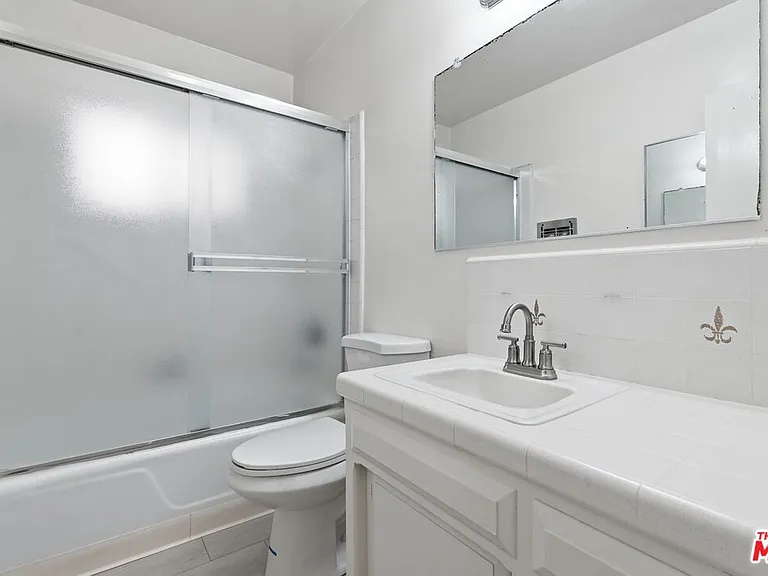 2332 S Beverly Glen Blvd #3 — Photo 11