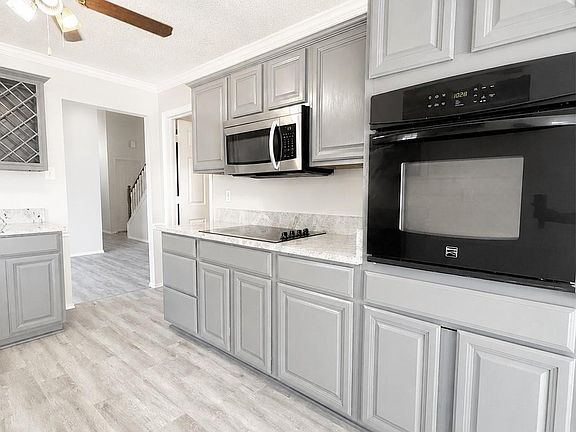 5th image of 553 Raintree Cir
