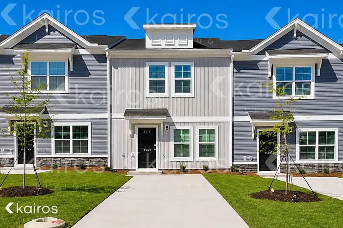 2569 Banyan Cir