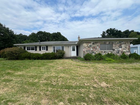 8936 Huron River Dr