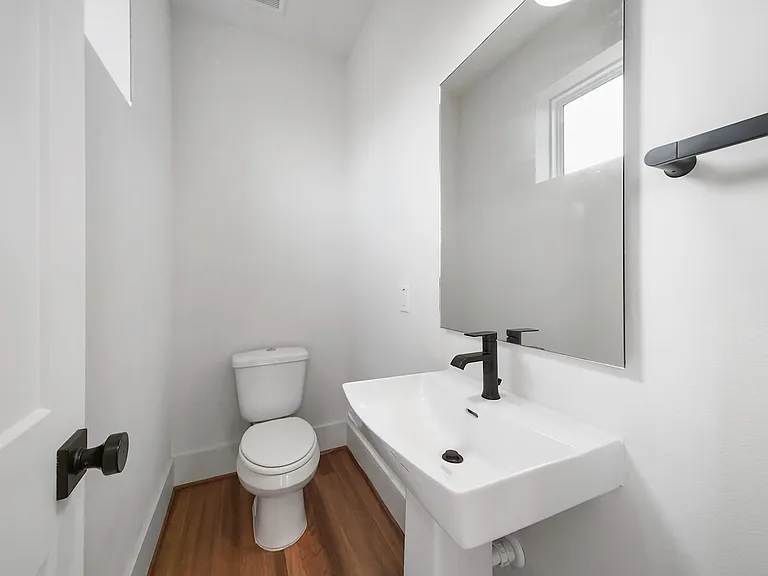 881 Rachel St #C — Photo 12