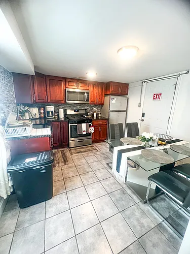 312 Douglas Ave #1 Photo 1