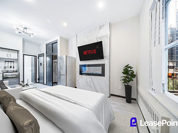 2nd image of 309 W 43rd St APT 3C