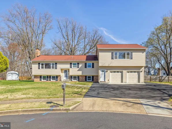 7501 Lund Ct, Alexandria, VA 22315