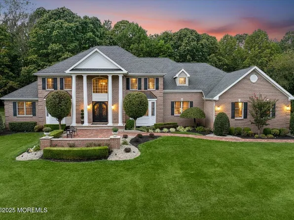 6 Cozy Drive, Manalapan, NJ 07726