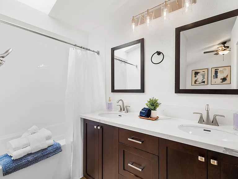 Robinwood Dr — Photo 15