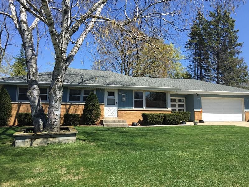 2nd image of 7718 N Edgeworth Dr