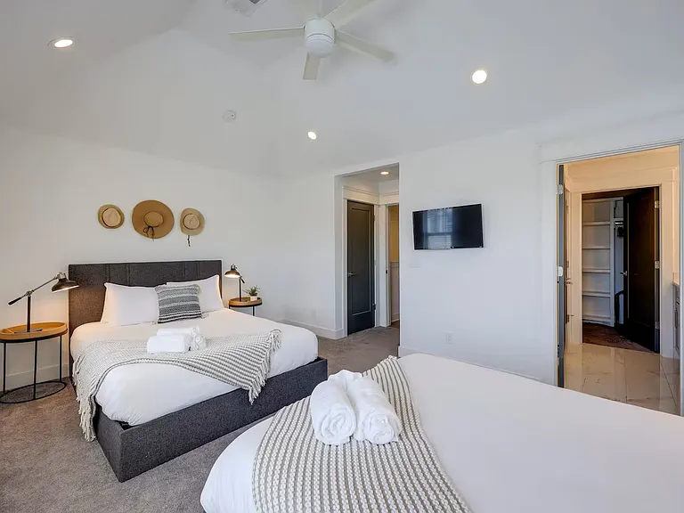 6511 Robertson Ave #1 — Photo 9