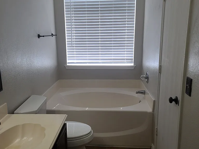 305 Lake Wichita Dr — Photo 6