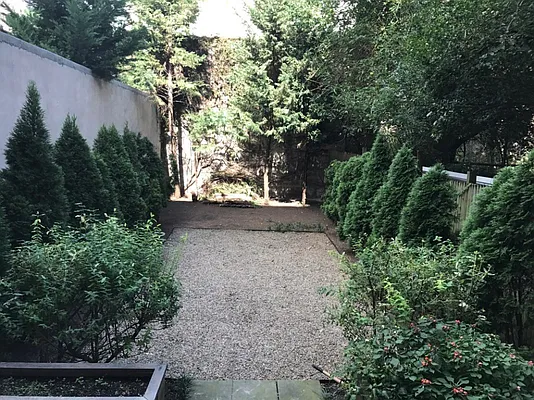 Rented by Bohemia Realty Group | media 19