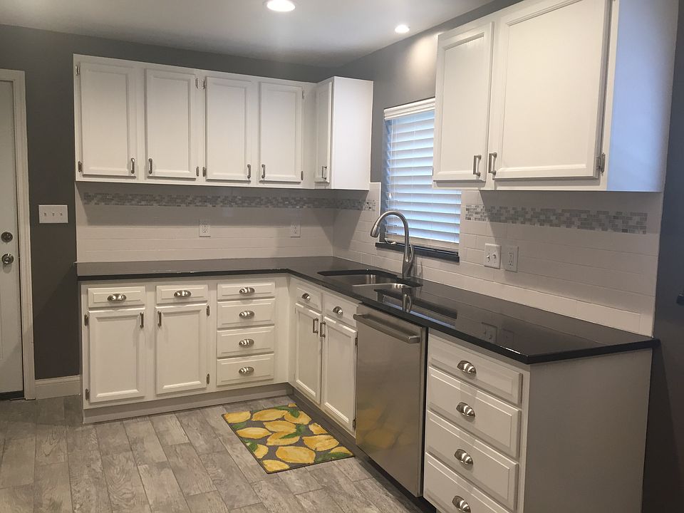 1st image of 11 Julia Ave