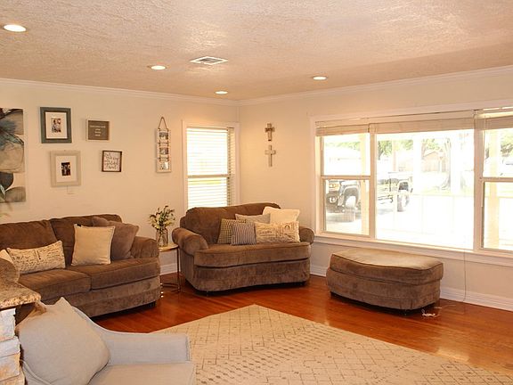4th image of 1804 Elgin Ave