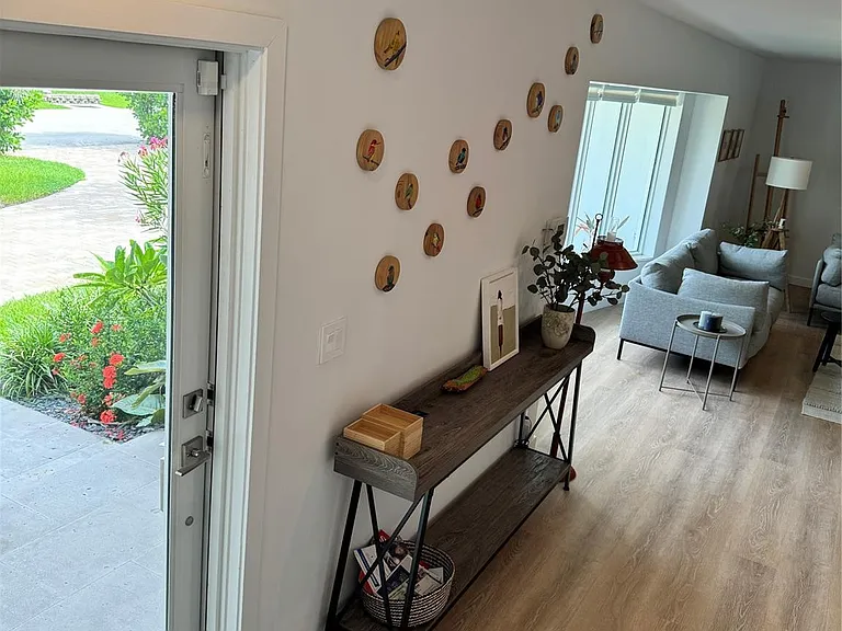 2020 Coral Reef Dr — Photo 8