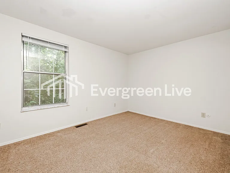 8067 Mount Aetna St — Photo 12