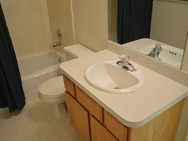 516 W 300 S — Photo 24