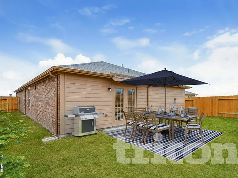 333 Summer Horse Dr — Photo 14