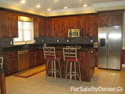 2nd image of 1112 Kingsbury Dr