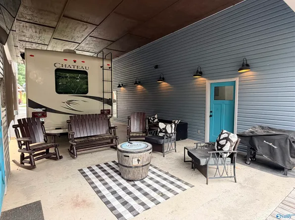 69-1727 Convict Camp Rd, Guntersville, AL 35976