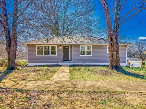 1504 Oak Grove Blvd, Sheffield, AL 35660