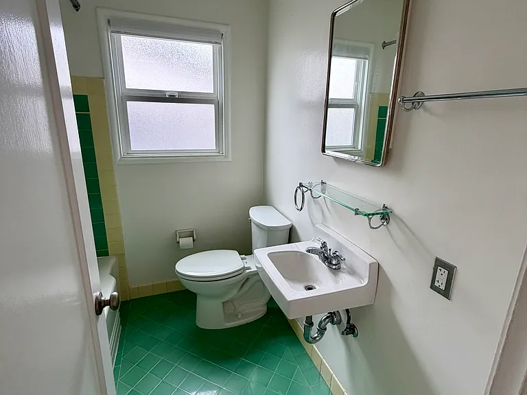 1311 Hopkins St #B — Photo 12