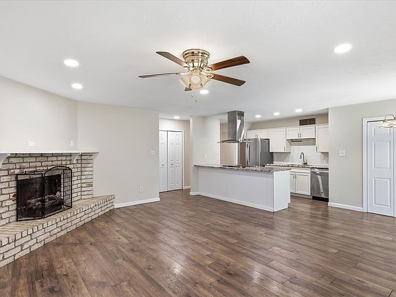 2nd image of 5561 Rutledge Dr