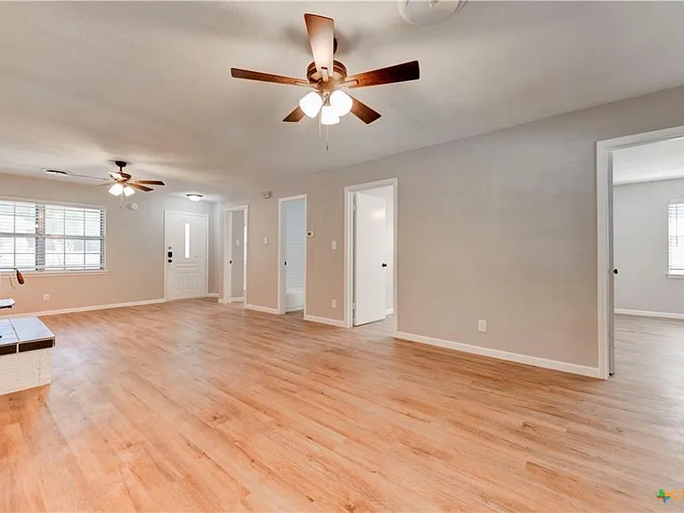 1228 Chippendale Dr — Photo 4