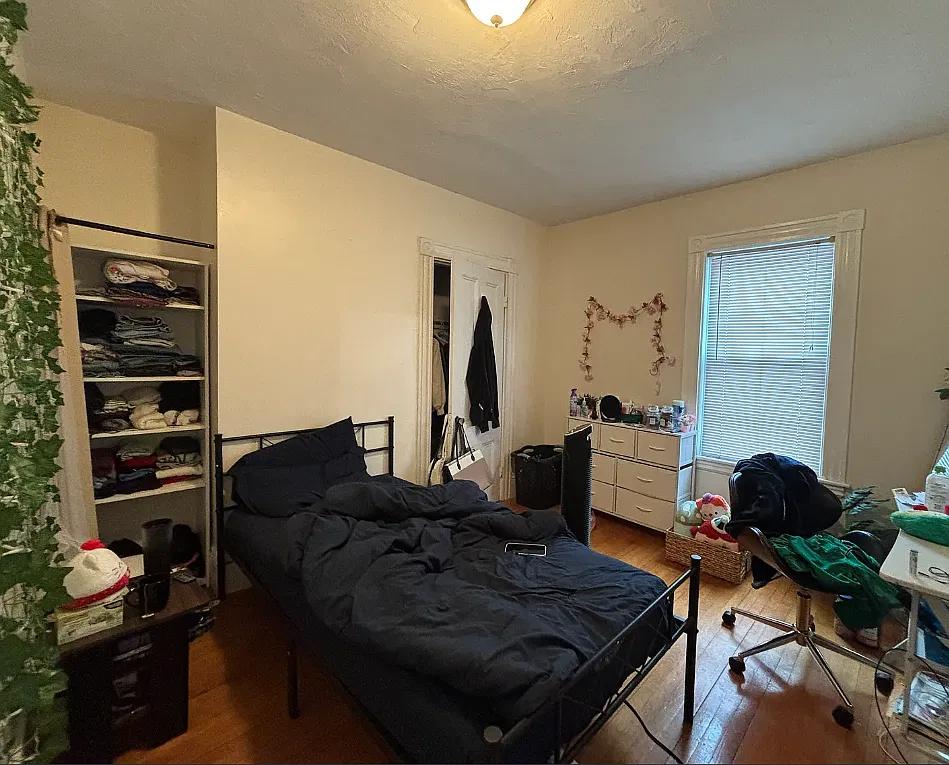 3 bed, 9999 sqft, $3,900 — Photo 3