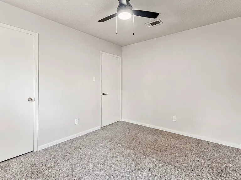 5715 Pinewood Springs Dr — Photo 16
