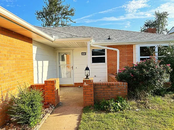 1014 W Linden St, Rogers, AR 72756