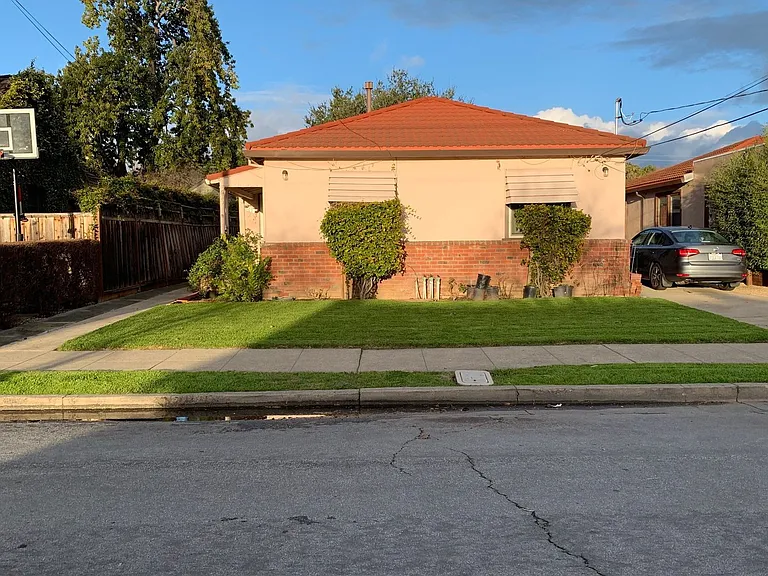 16TH 630-632 N — Photo 1