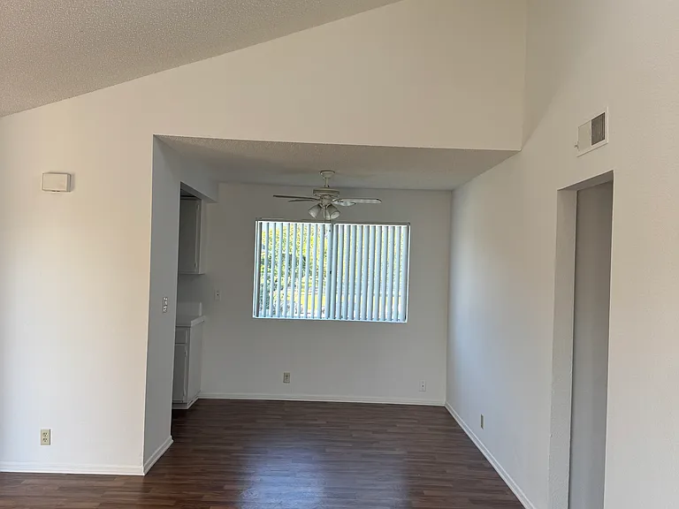 Huntington Harbour Villas — Photo 10