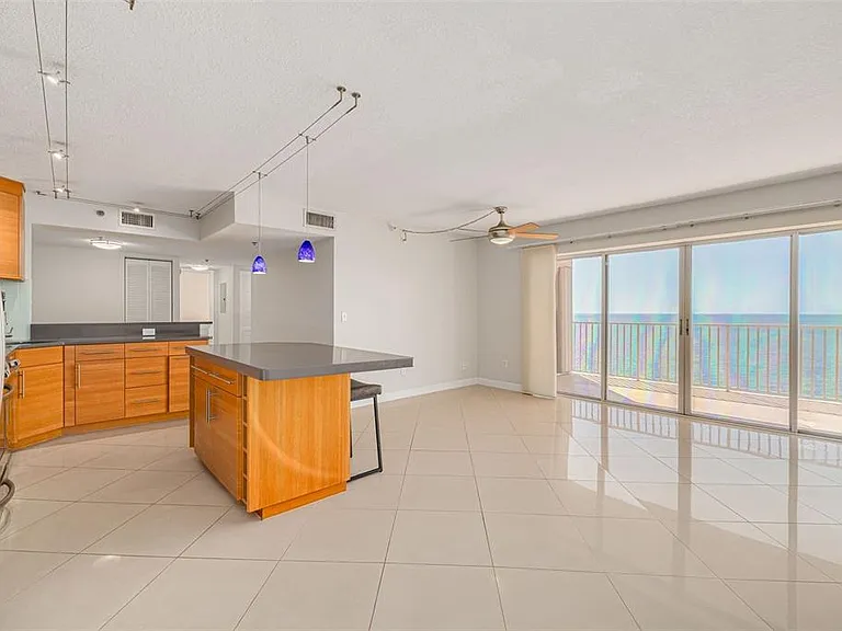 7432 Sunshine Skyway Ln S #704 — Photo 4