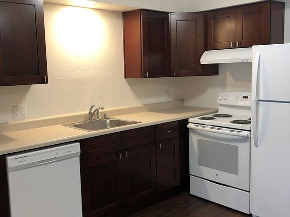 3rd image of 1409 W Fairmont Ave APT A