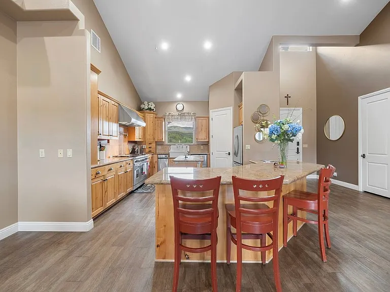 18087 Newview Dr — Photo 15