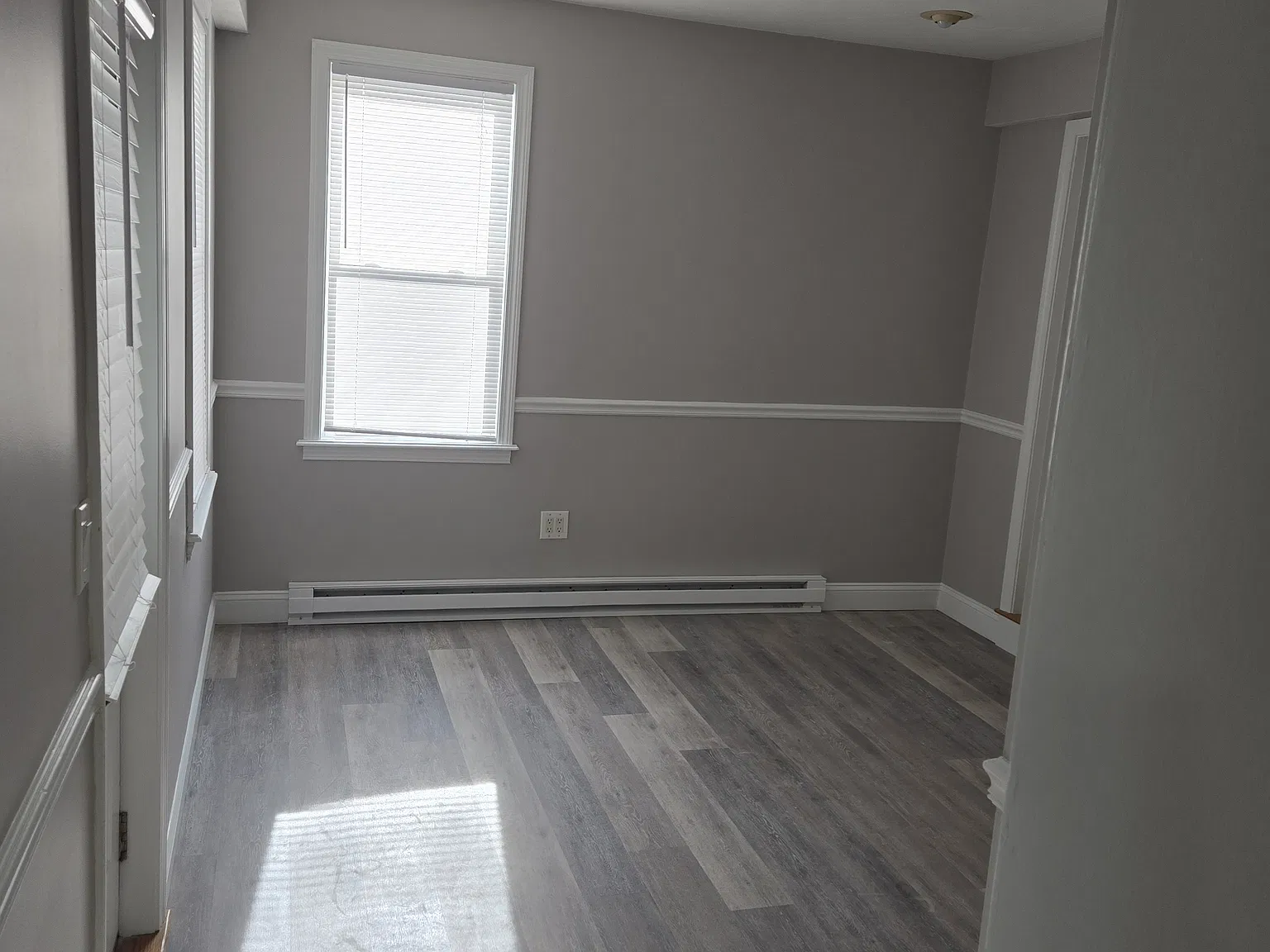 3 bed, 1200 sqft, $2,300 — Photo 4