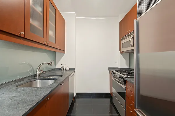 Rented by Douglas Elliman | media 7