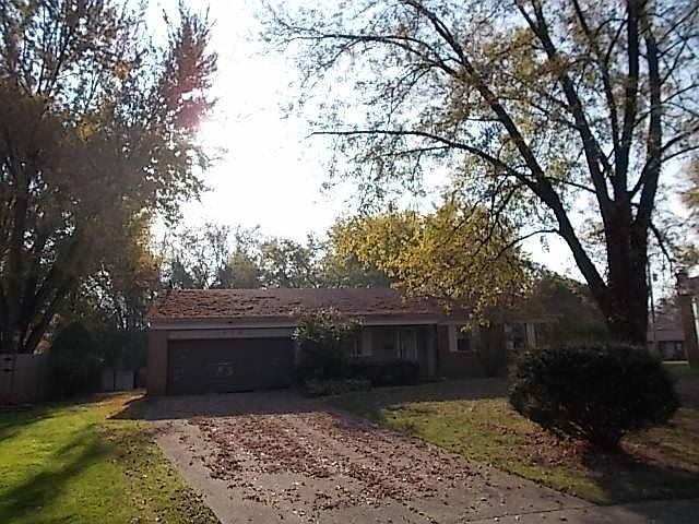 1st image of 576 Leacrest Pl W