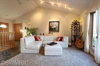 5th image of 7853 Imperial Pine Dr NE