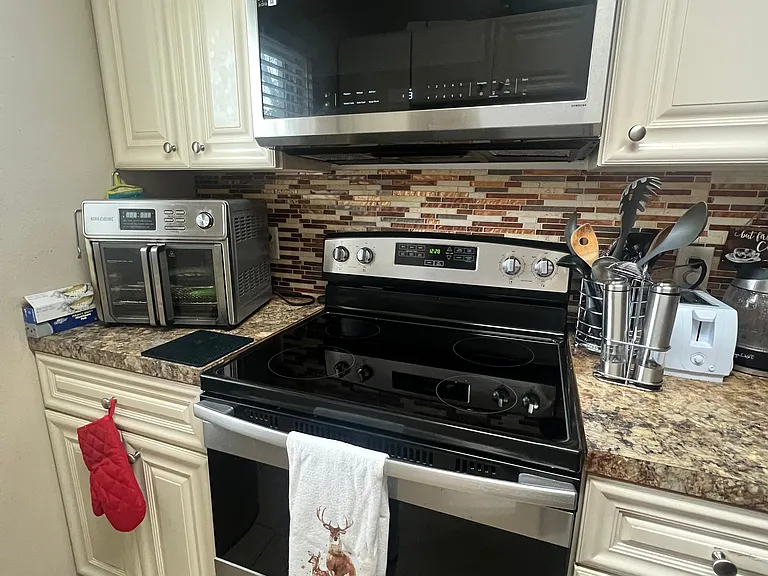 1302 Mill Creek Pl — Photo 5