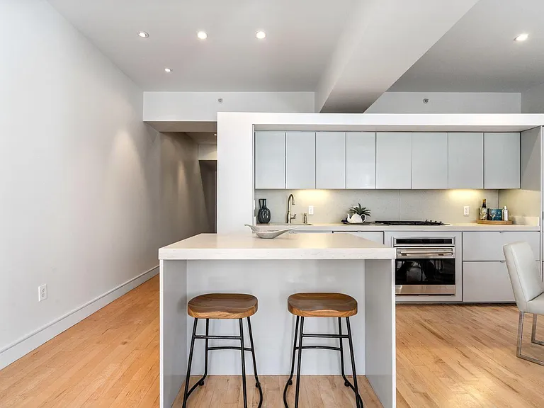 1313 Washington St #416 — Photo 5