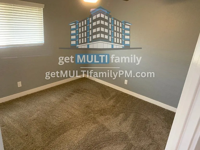 2 bed, 1.0 bath, 800 sqft, $1,100 — Photo 2