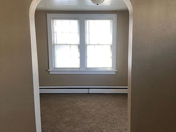 3rd image of 412 E Avenue D APT 1