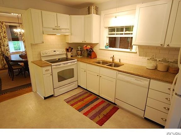 3rd image of 2634 Wyndham Dr