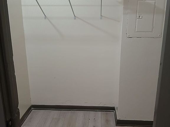 3rd image of 1626 D St Studio B2