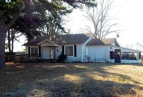 4th image of 146 E Elliot Ln