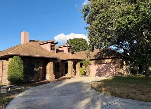 1102 Sugartree Dr S Photo 1